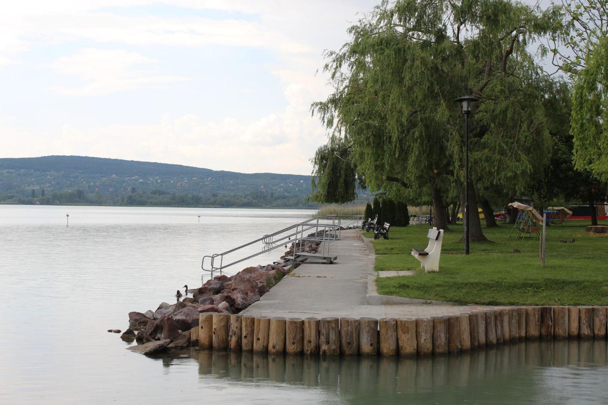 Foeveny Apartmanok Balatonfůzfő Eksteriør billede